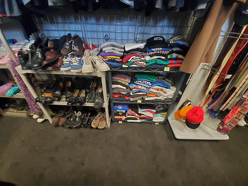 Mens Clothing T-shirts and Shoes 